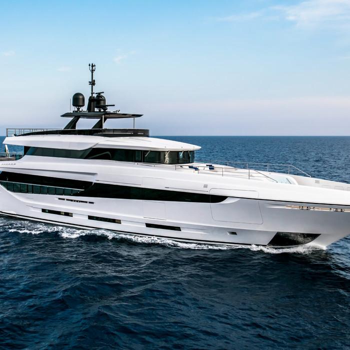 Mangusta yacht