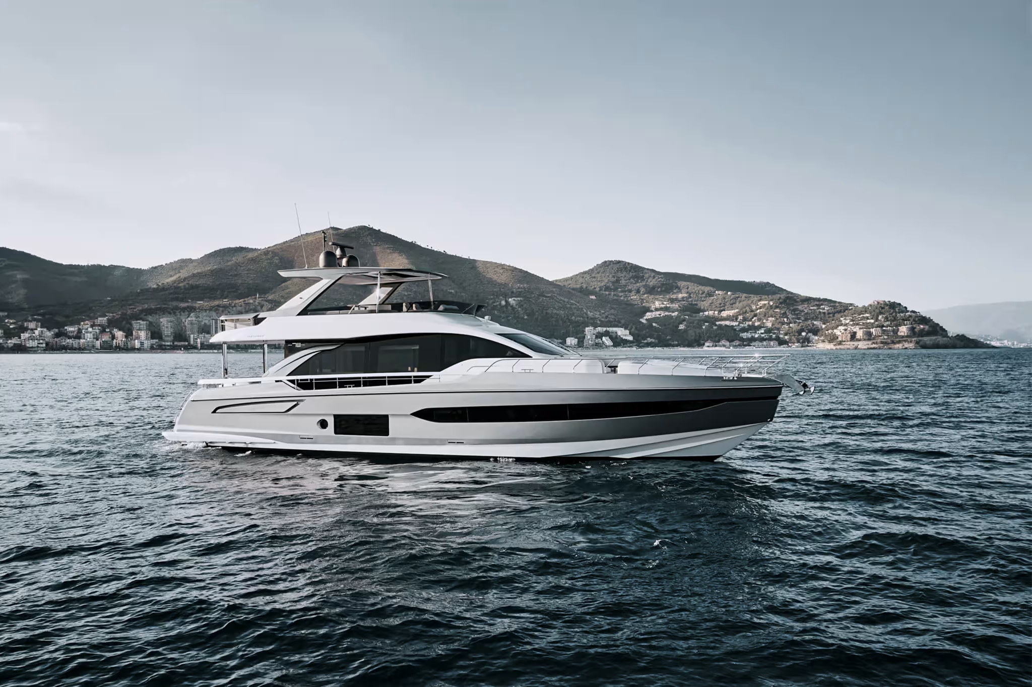 Azimut SLOW CRUISE - 17,3 kn: 10,7 l/nm, RANGE: 420 nm FAST CRUISE - 26 kn: 12,8 l/nm, RANGE: 351 nm " data-menu-img="https://azimutyachts.com/wp-content/uploads/2022/04/Azimut-Fly-78.png"> 78