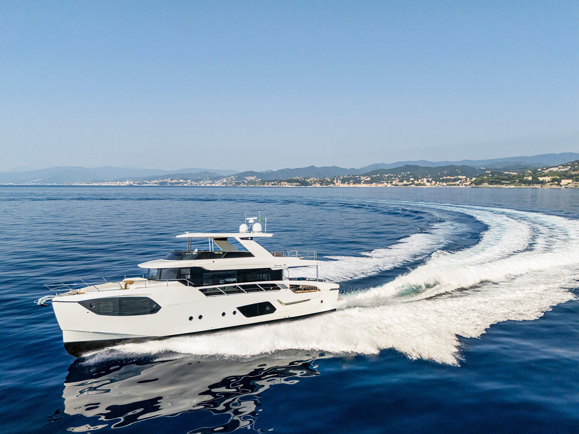 Absolute Yachts Navetta 70