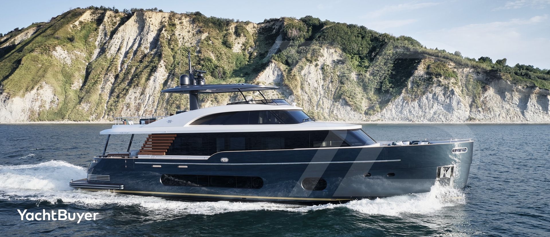 Azimut Magellano 25M