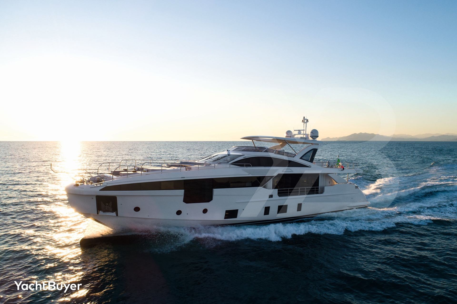 Azimut Grande 32M