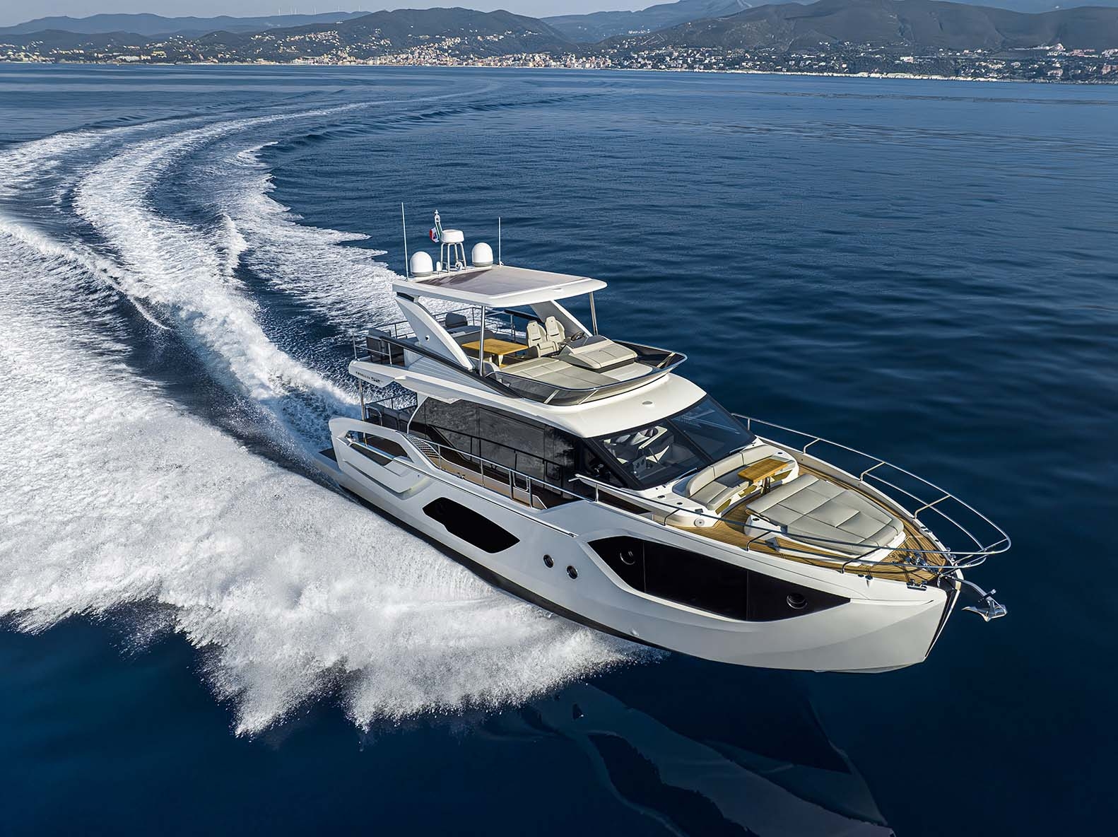 Absolute Yachts 52 FLY
